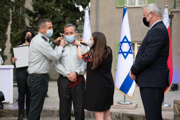 כבוד למגזר: האלוף הסרוג קיבל דרגות