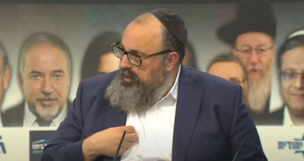 העיתונאי החרדי: גפני טועה כשהוא נלחם בסמוטריץ'