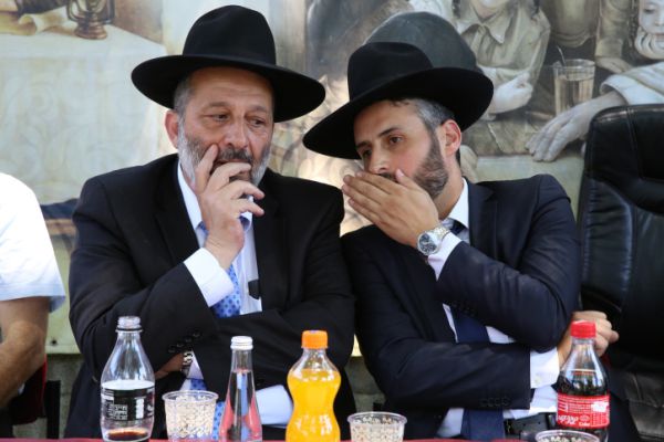 לאן שולח את ילדיו מועמד ש"ס שהיה אמון על החינוך?