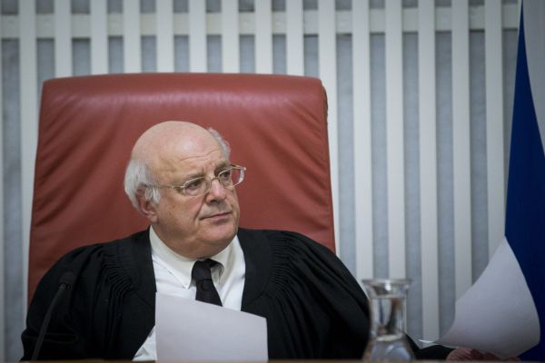 בג"ץ: הוצאת רה"מ נתניהו לנבצרות בסמכות מנדלבליט