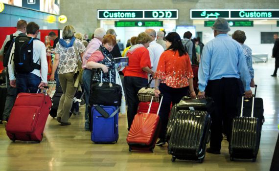 בג"ץ: סגירת השמים לאזרחי ישראל אינה חוקתית