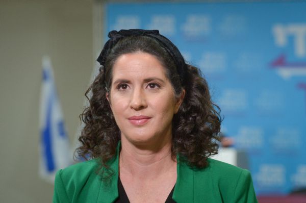 העיתונאית יפעת ארליך מצטרפת לעיתון המתחרה