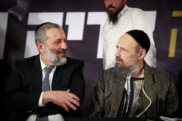 הרב קוק: "מי שלא מצביע ש"ס לא יקבל ממני ברכות"