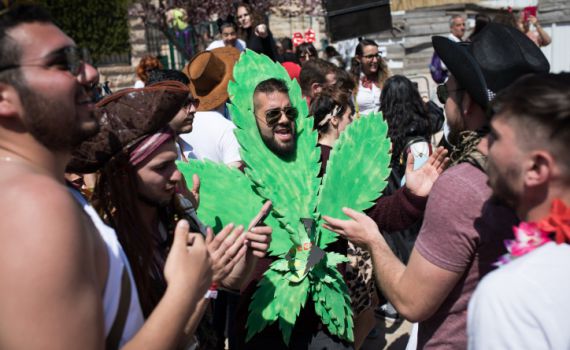 פוסט מודרנה אגרסיבית