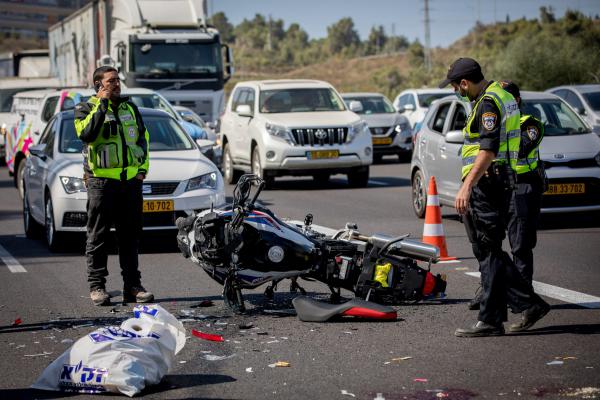 רוכב אופנוע בן 34 נהרג בתאונת דרכים בכביש 4