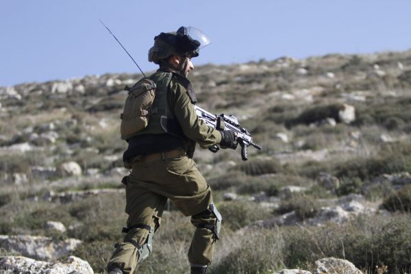 חייל ההסדר קפץ על האופנוע ועצר את המחבלים