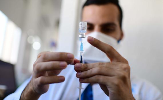 חוק המחייב חיסונים: חייבים להפסיק לסגוד לעגל הזהב