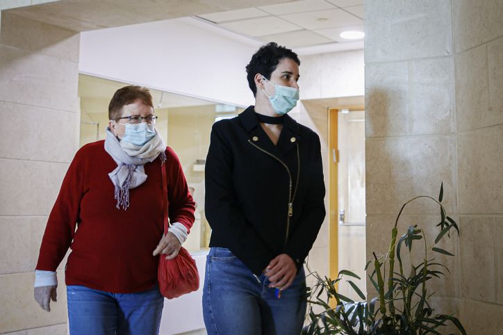 לכבוד יום האשה: שירה איסקוב על שער מגזין אופנה