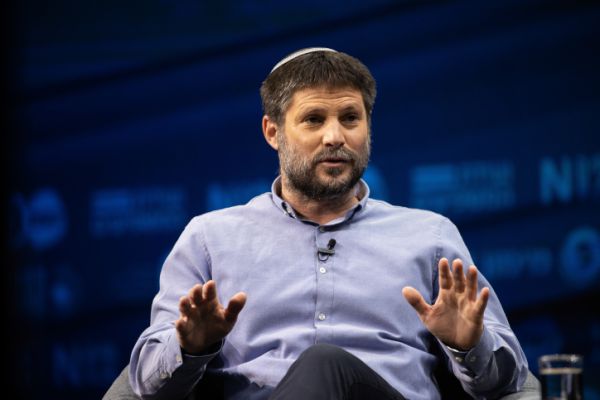 סמוטריץ' תיקן את 'המודעה של בנט': שכחת כמה אנשים