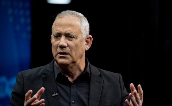 באישור בנט: פגישה חריגה ברמאללה