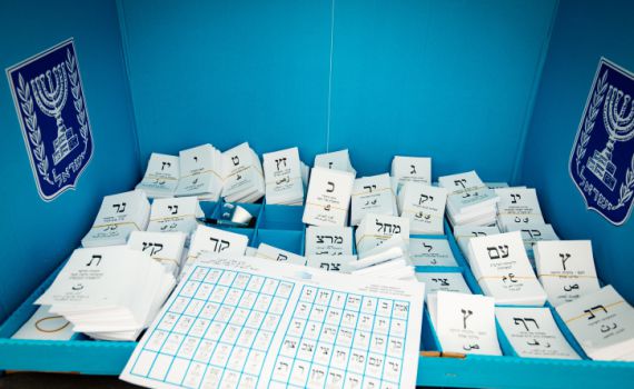 הציונות הדתית: מעלימים לנו פתקים בריכוזים חרדיים