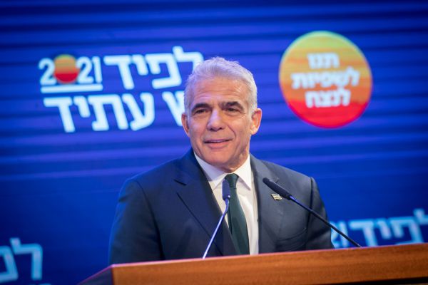 לפיד: זו הממשלה שהייתי מקים גם עם 40 מנדטים