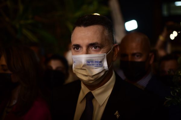 סער ולפיד: "התקפה פרועה על מוסדות המדינה"