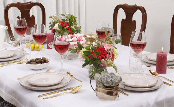 מדהים: נכנסה לחנות אחת ויצאה עם כל הקניות לחג