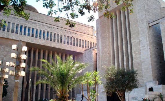 לאחר שנה בסגר: בית הכנסת הגדול נפתח לפסח