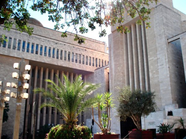 לאחר שנה בסגר: בית הכנסת הגדול נפתח לפסח