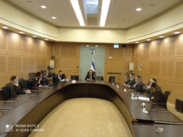 החרדים מכריזים: נתק מהמשטרה ומהתקשורת