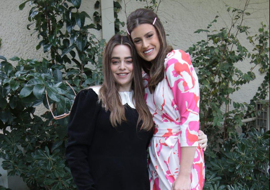 כוכבת האח הגדול מדגמנת למעצבת דתיה אופנה צנועה