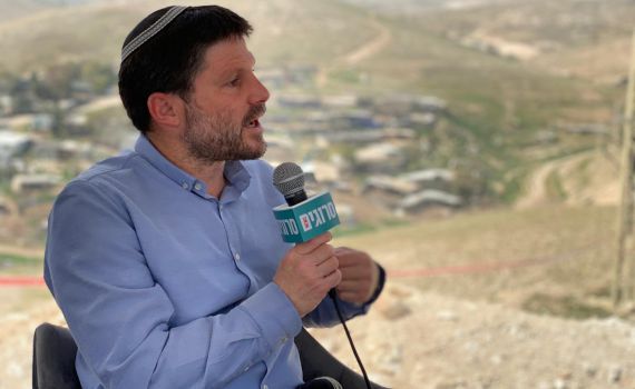 סמוטריץ': "בנט שועט לעבר ממשלה עם תומכי טרור"