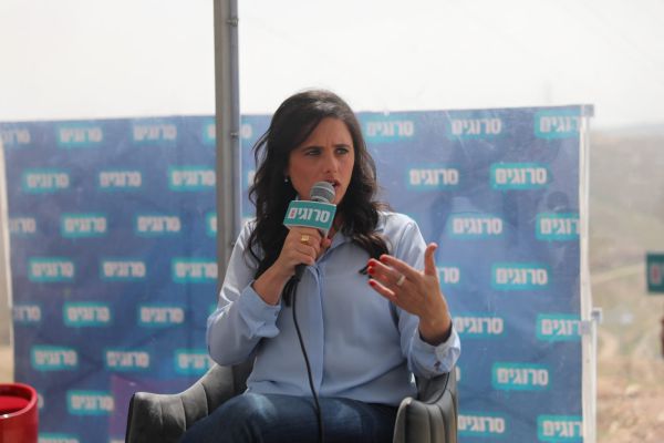 שקד לסרוגים: "נתניהו הוא אדריכל ממשלות השמאל"