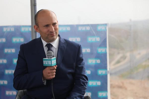 בנט: "לפעול בצורה אחראית כדי לחלץ את ישראל"