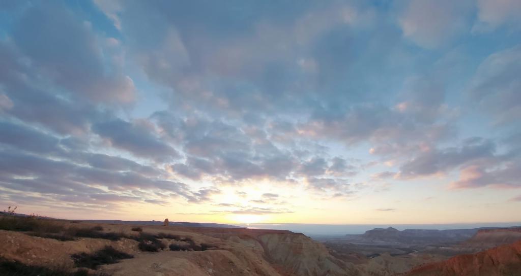 צפו: כבר הבוקר עומס מטיילים באתרים פופולריים
