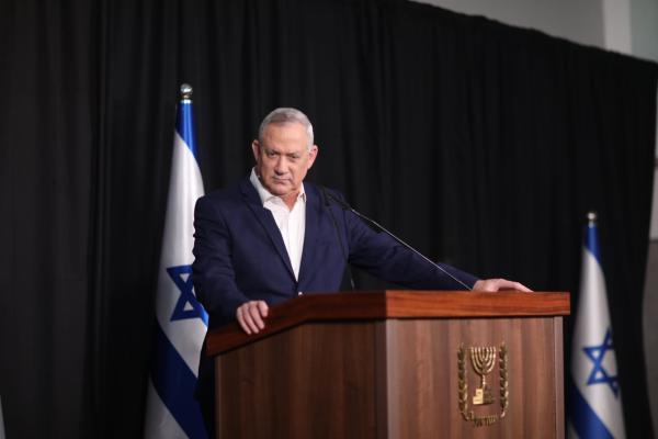 גנץ: "פניתי ליועמ"ש לבחון את כשירותו של נתניהו"