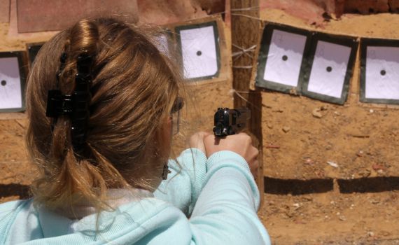 הפרקליטות: השימוש בנשק חם הפך למכת מדינה