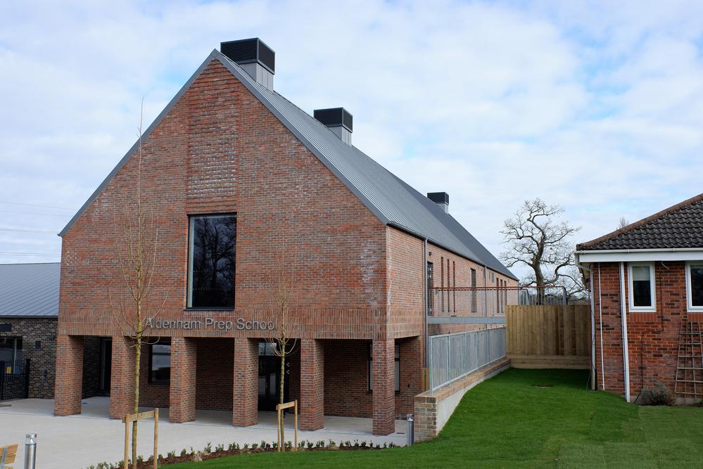 "בדרך לנורמליות": בריטניה החלה לצאת מהסגר