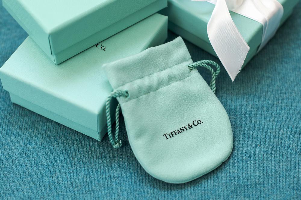 מעצבת תכשיטי טיפאני המפורסמת אלזה פרטי מתה בגיל 80