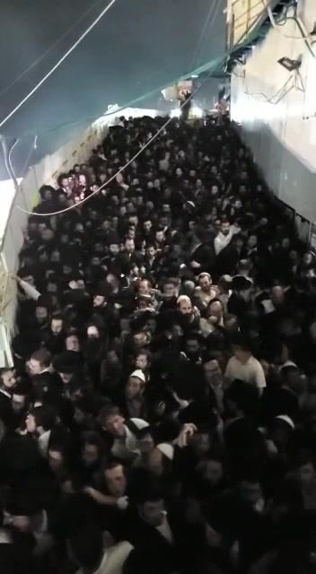 רגע לפני האסון במירון: כך נראה הדחק במעבר הצר