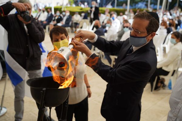 הרצוג: "זיכרונם של הנופלים מכסה כעננה את ליבנו"