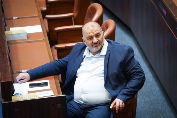 נחשפה הסיבה להיעדרותו של מנסור עבאס מהכנסת