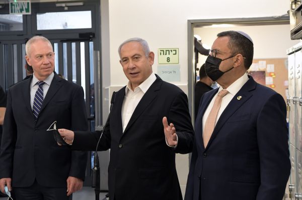 "הדבר החשוב ביותר הוא להביא עוד חיסונים"