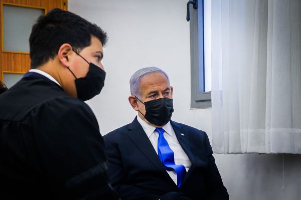 האם נתניהו ניהל מו"מ עם מנדלבליט לעסקת טיעון?