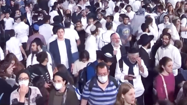 הדקות הראשונות: המוזיקה נעצרה והכרוז צעק 'הצלה!'