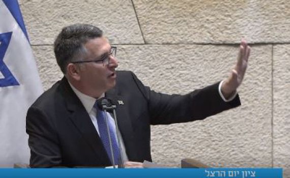 גדעון סער התפוצץ על ח"כ מש"ס: "אתה בא להפריע"
