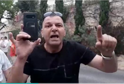 צו הרחקה ניתן לפעיל שצעק על אשתו של אלקין