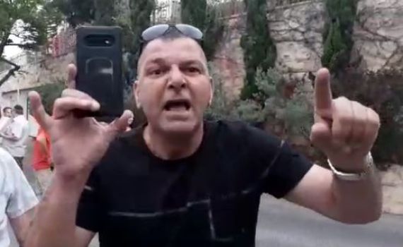 צו הרחקה ניתן לפעיל שצעק על אשתו של אלקין