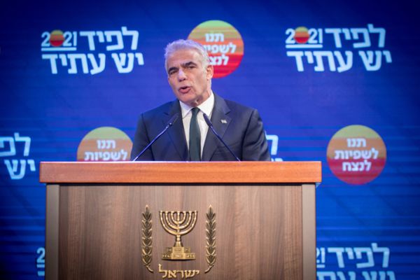 לפיד: "הצעתי לבנט להיות ראשון ברוטציה"