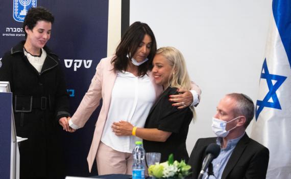 עדי גוזי: לא אני ושירה הן אלו שמשיאות את המשואה