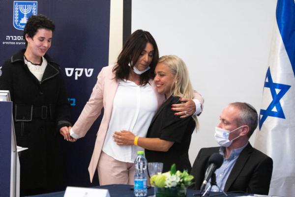 עדי גוזי: לא אני ושירה הן אלו שמשיאות את המשואה