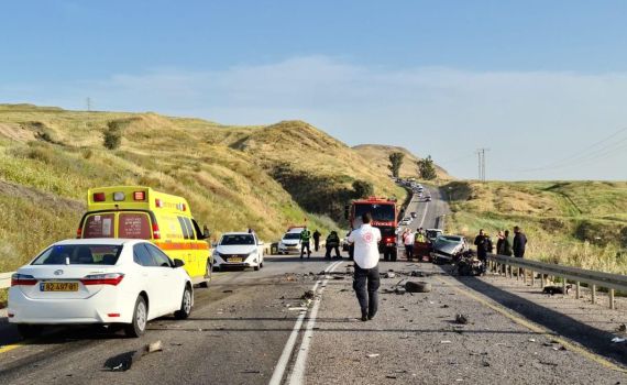 הרוג ופצוע בתאונת דרכים קשה בכביש 90