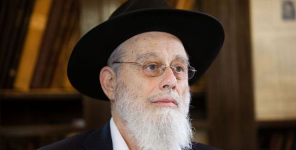 הרב שתמך בימינה, מתנגד לממשלה בתמיכת עבאס