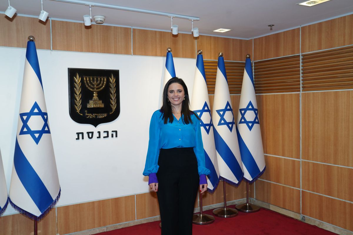 קוד לבוש: מה לבשו חברות הכנסת ה-24 להשבעה