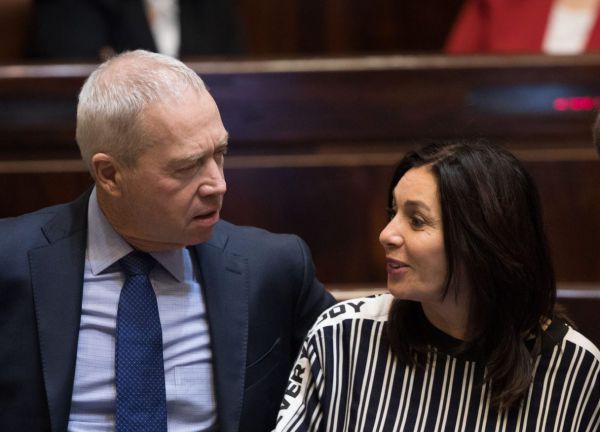 פארסה גם בקבינט: שרים יכהנו שבועיים-שבועיים