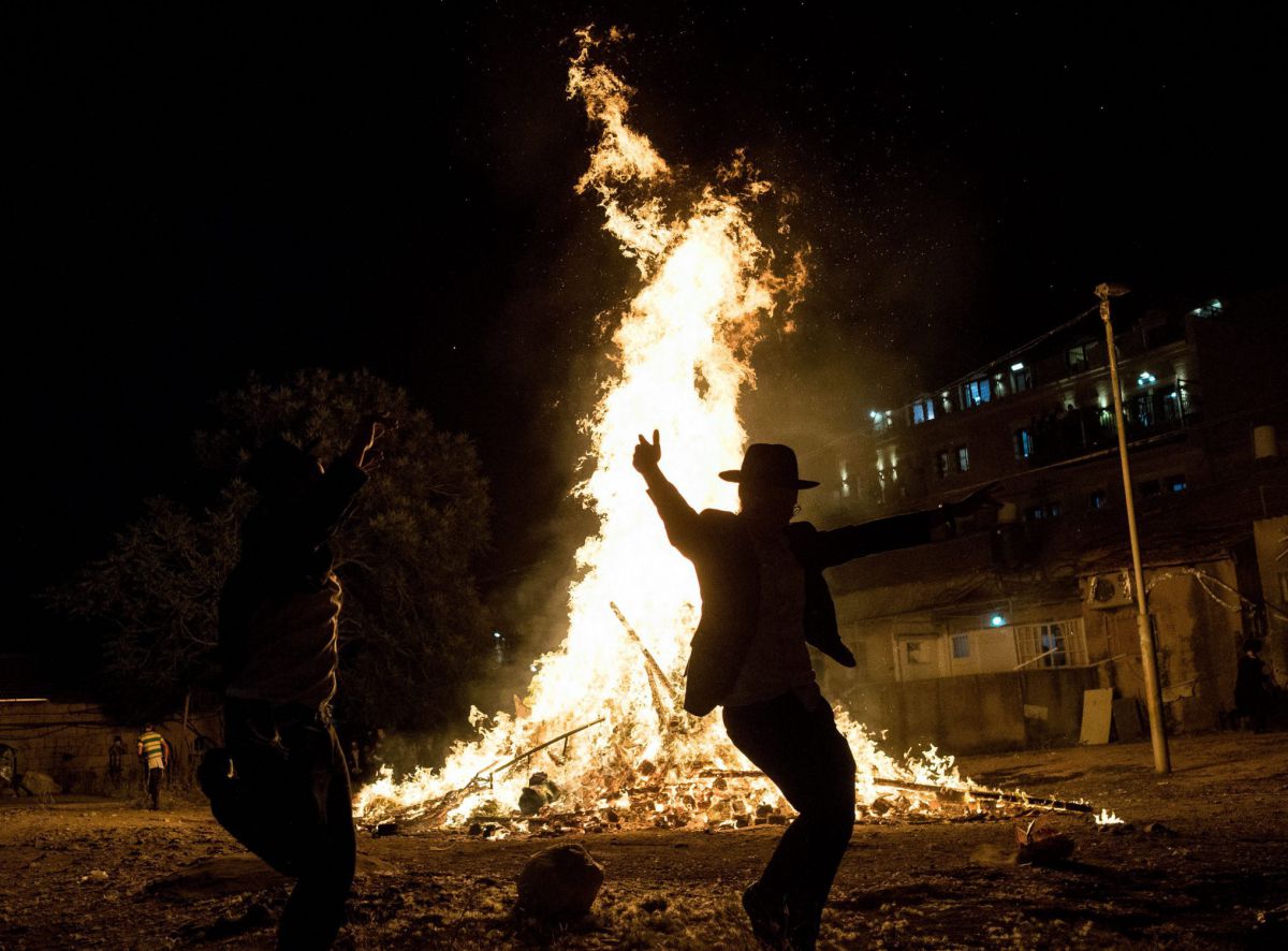 מסביב למדורה: פלייליסט מדליק לל"ג בעומר. האזינו