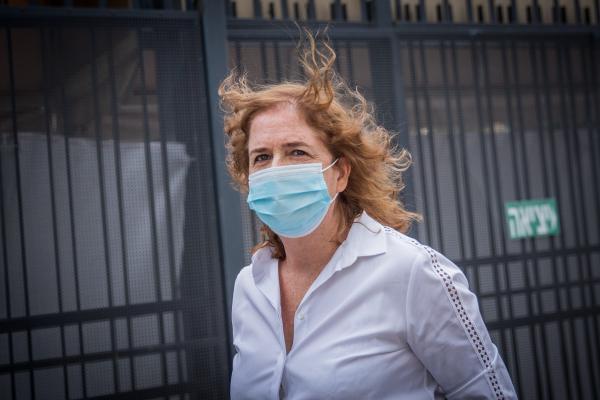 התובעת ליאת בן ארי תגבה את עדות מילצ'ן בבריטניה