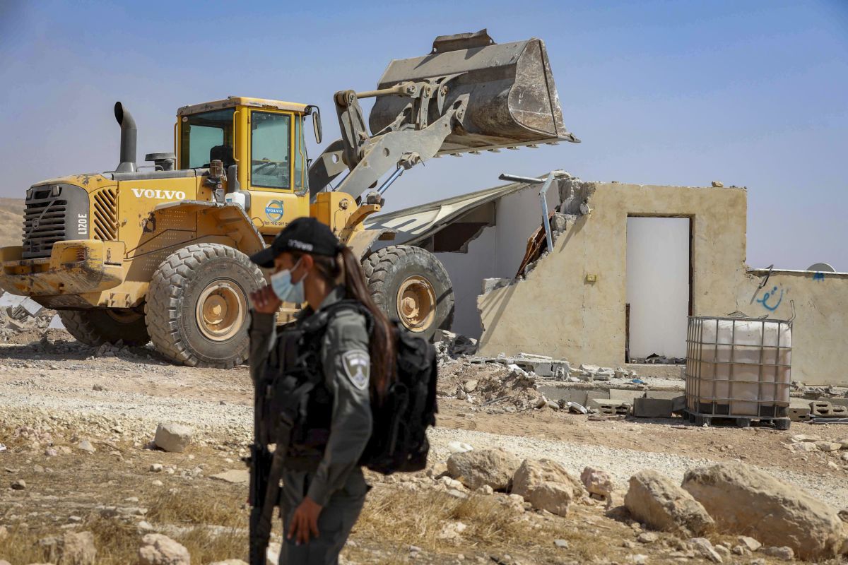 המינהל האזרחי הרס בית במאחז – וישלם פיצויים