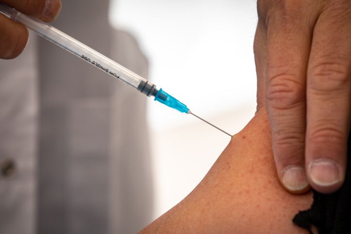 נייר עמדה: "לא לחסן ילדים מתחת גיל 16 נגד קורונה"